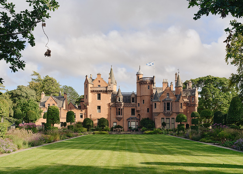 Aldourie Castle
