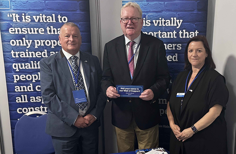 Jackson Carlaw (centre) with Mike Stark and Yvonne Wilson 
